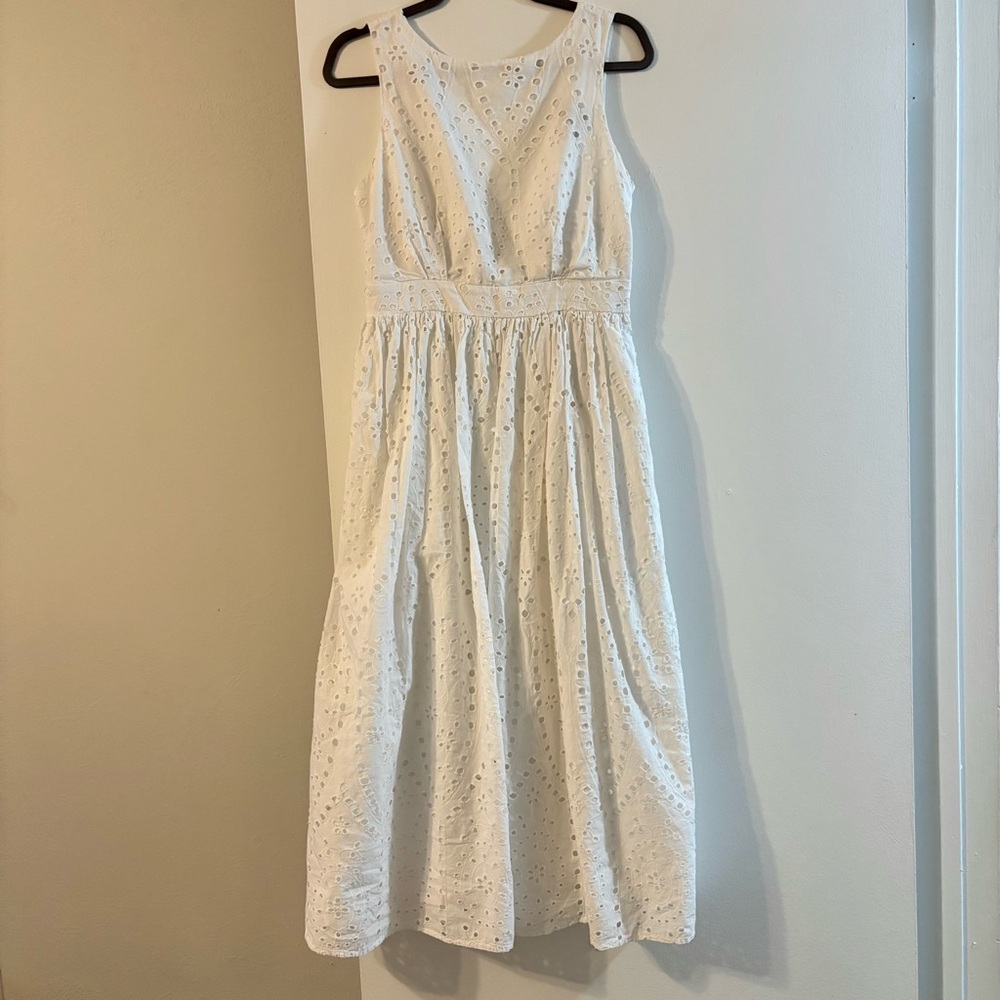 Elegant White Eyelet Maxi Dress 100% Cotton with Pockets